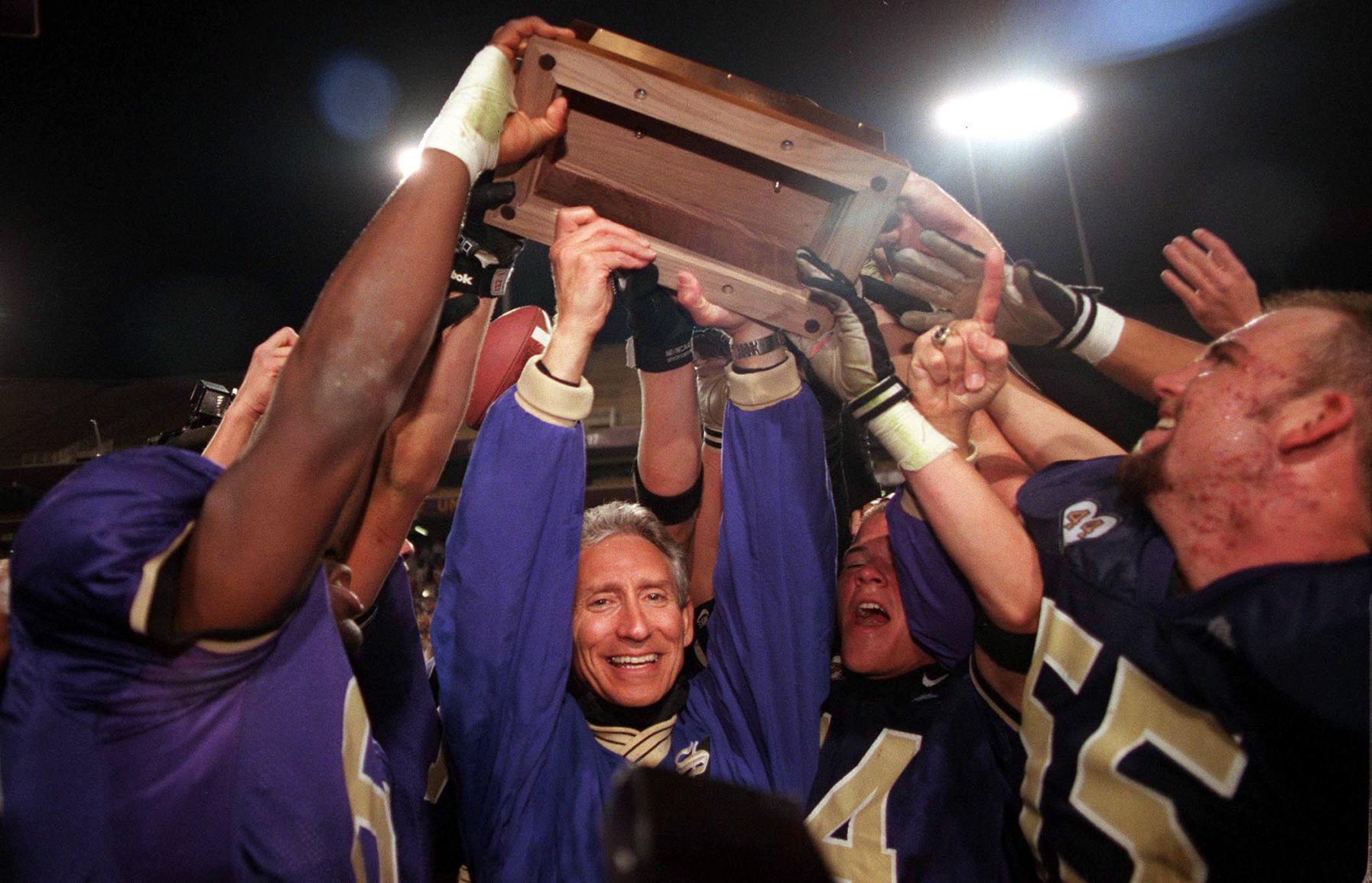 High school football coaches in 蜜柚直播